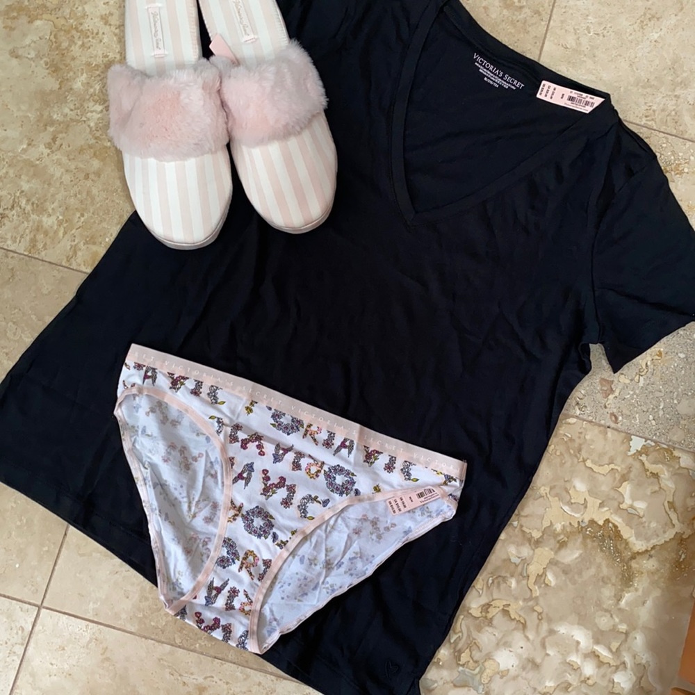 - VS Black Tee M & Panty M